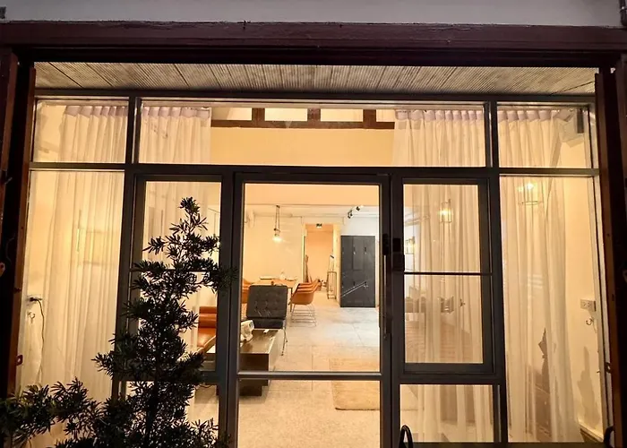 Jatujak Lounge Hotel 3*