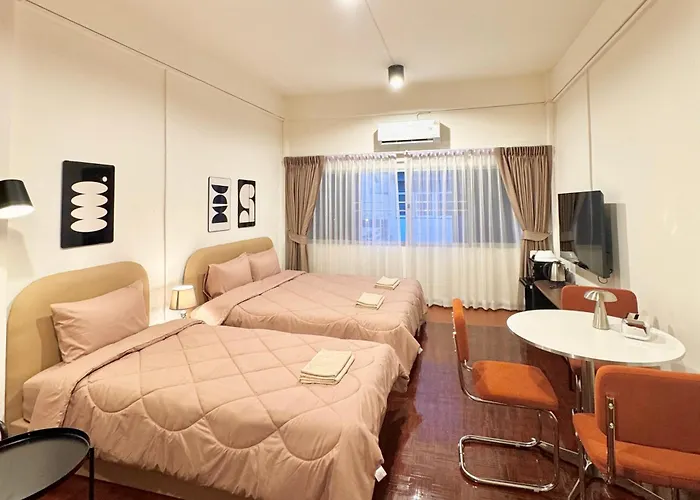 Jatujak Lounge Hotel 3*