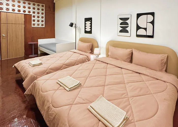 Jatujak Lounge Hotel 3*