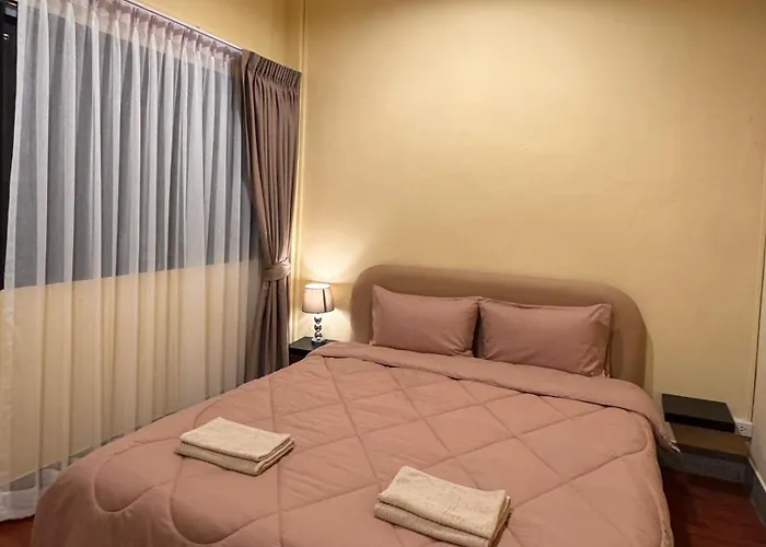 Jatujak Lounge Hotel