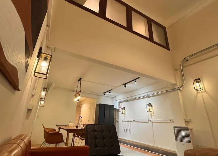 Jatujak Lounge Hotel